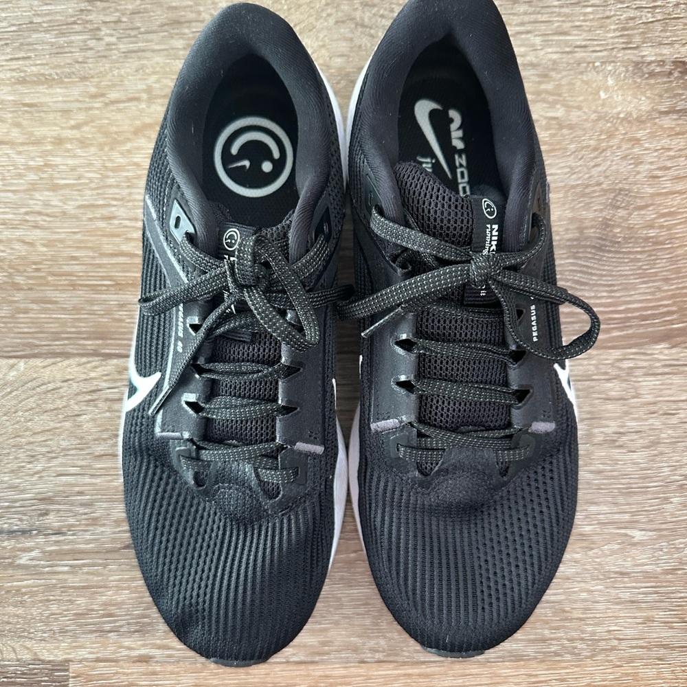 Nike Zoom Pegasus, size 9. Black. Like new, worn 4 times. Fit wasn’t right for n